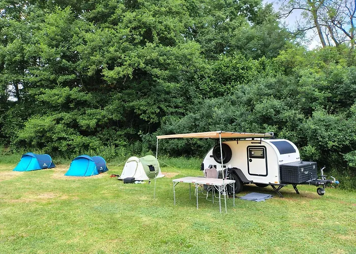 Camping Weides Campinghütten, Stellplätze für Camper, Wohnmobil, eigenes Zelt