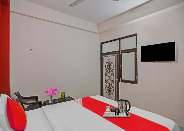 Hotel O A One Hotel Near Noida Sector 81 Metro Station