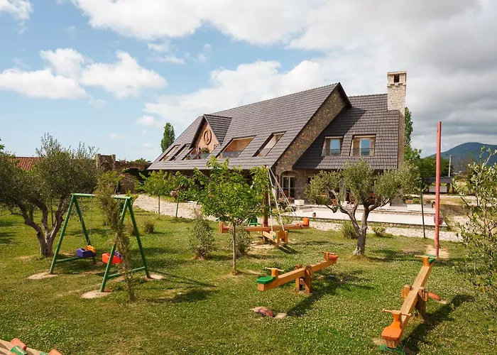 Lahuta e Vjeter Agroturizem