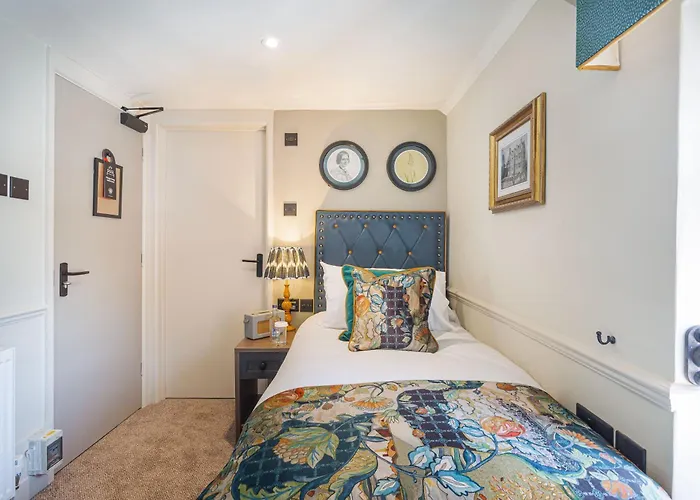 The George Hotel, Amesbury, Wiltshire - The Coaching Inn Group
