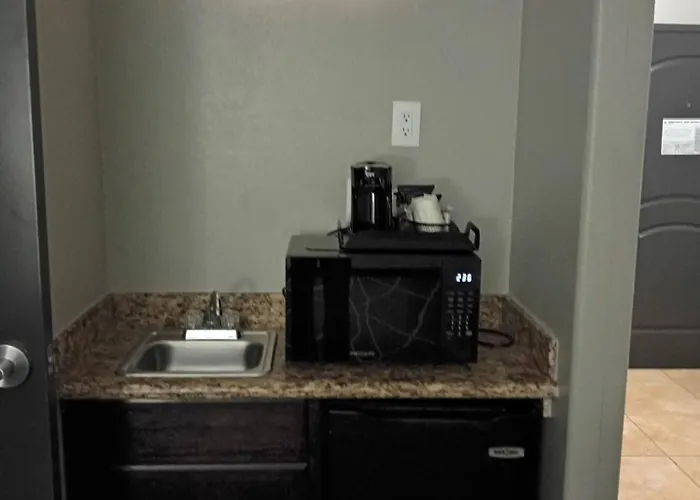 La Quinta Inn & Suites By Wyndham Little Rock - Bryant