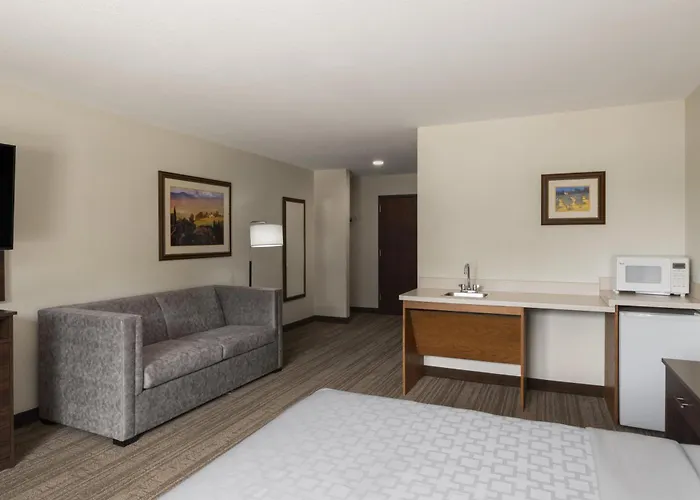 Crown Pointe Lodge; BW Signature Collection