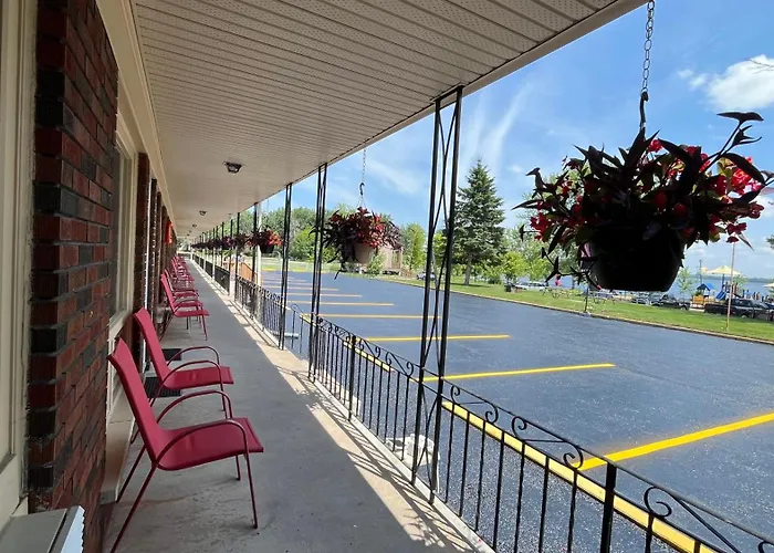 Park Place Motel & Suites