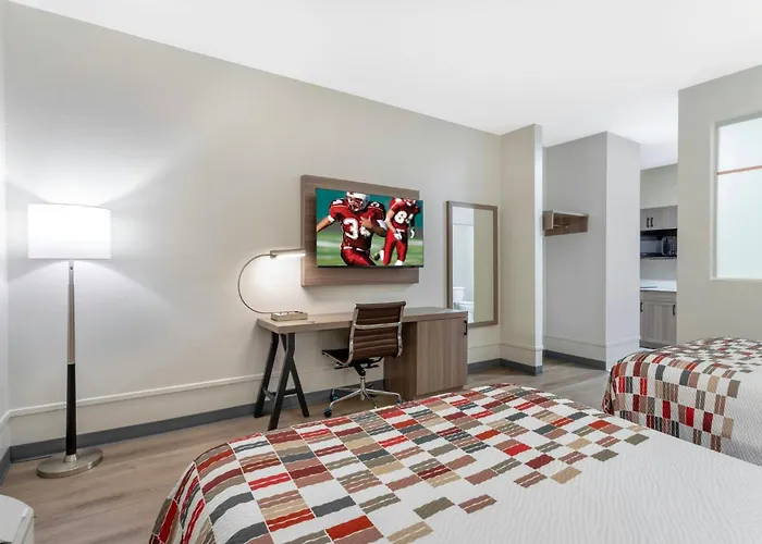 Red Roof Inn & Suites Beaumont