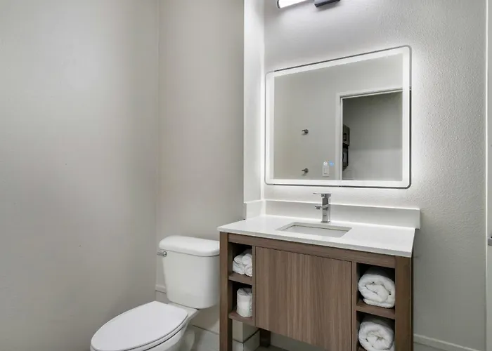 Red Roof Inn & Suites Beaumont