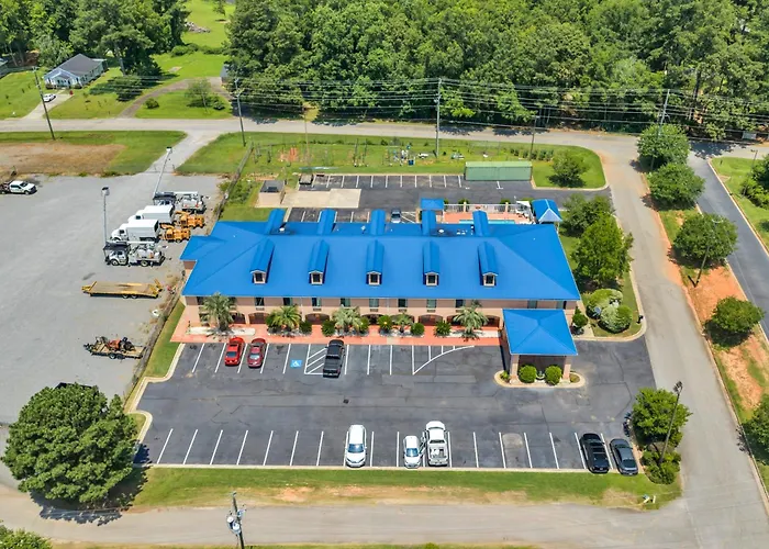 Gray Inn & Suites
