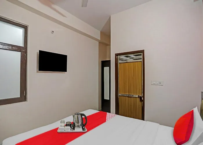 Hotel O A One Hotel Near Noida Sector 81 Metro Station