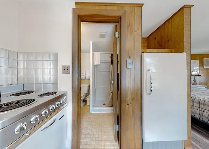 King Birch Lake Home, Unit 10