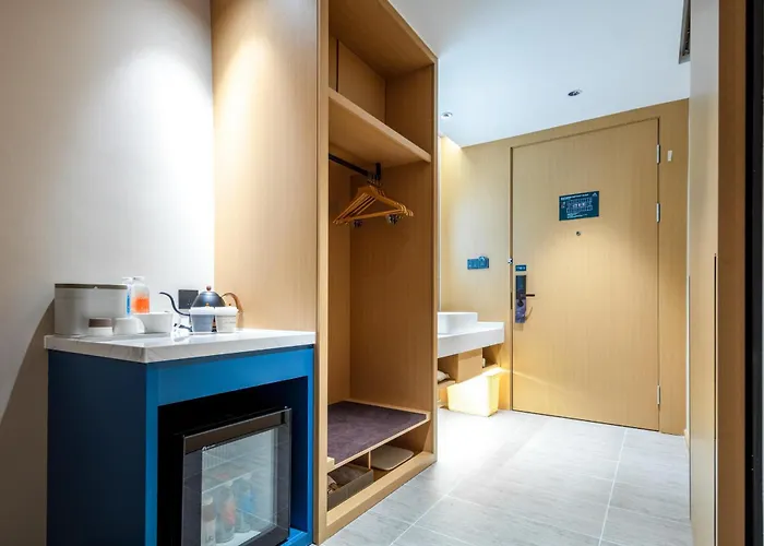 Atour Hotel Meizhou West Station R&F Center