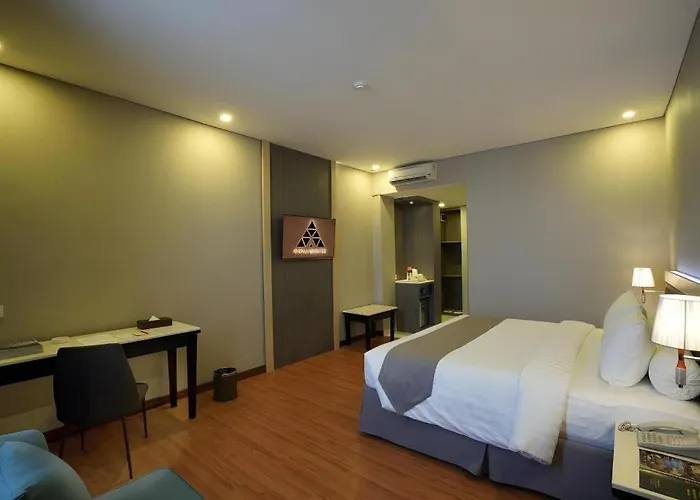 Pyramid Suites Hotel