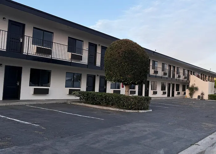Harbor Bay Inn