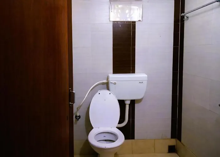 Goroomgo Samrat Palace Puri Near Sea Beach With Parking Facilities - Restaurant Available - Couple Friendly