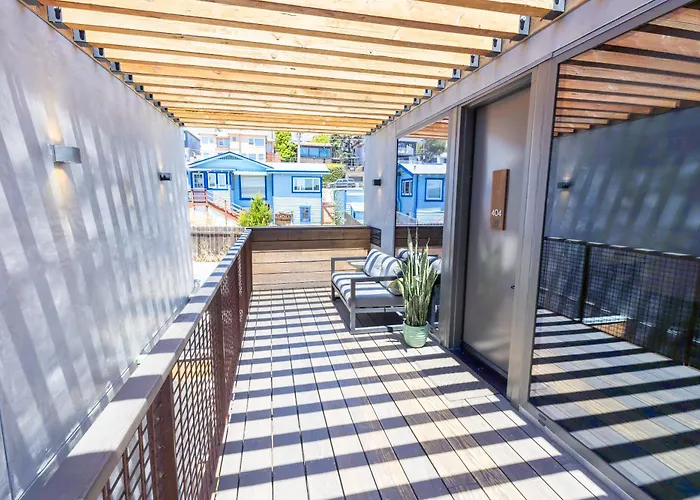City24 Condo Hotel Little Italy Mission Hills