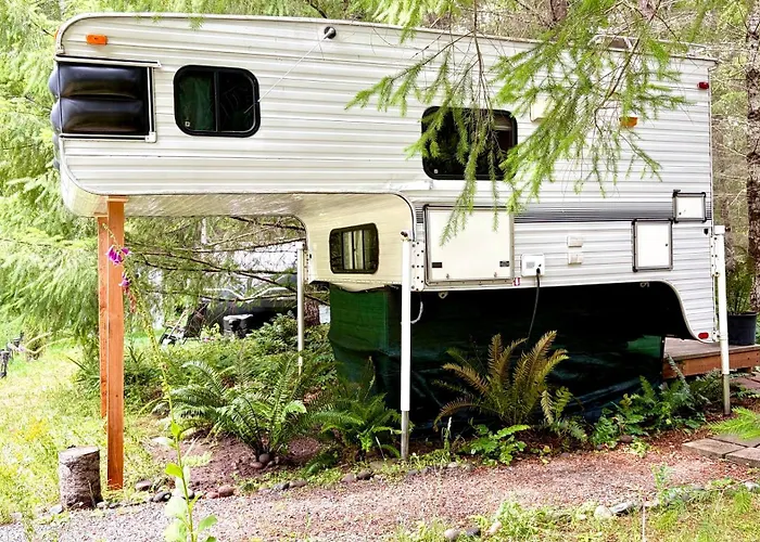 Camper For 2 Less Than Half A Mile From Mt Rainier