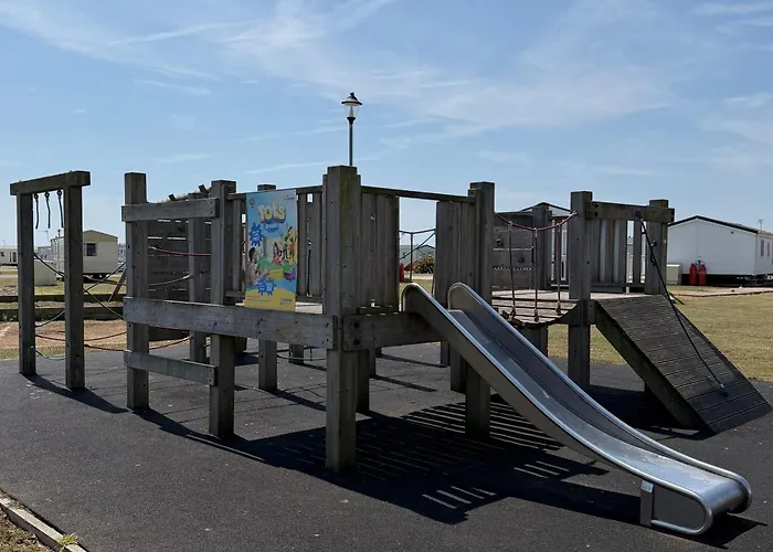 Big Boss Caravan-Camber Sands,Sleep 8, Free Wi-Fi, Netflix, Parking
