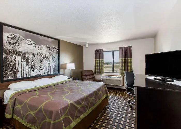 Super 8 By Wyndham Wayne