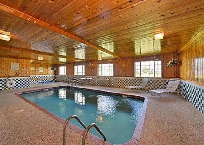 Quality Inn & Suites Grinnell Near University