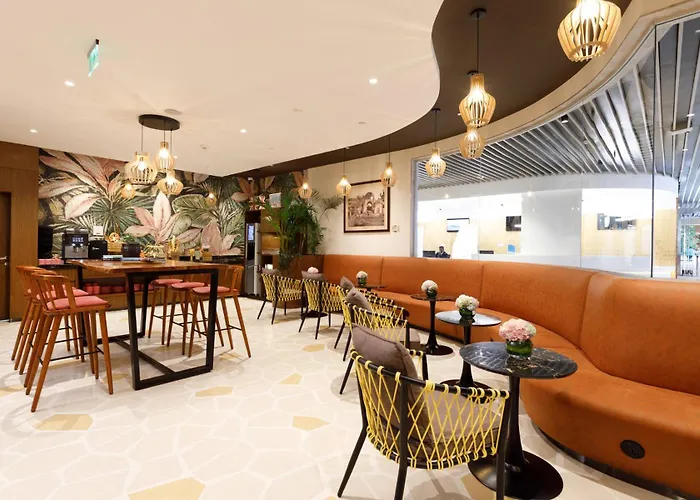 080 Transit Hotel, T2