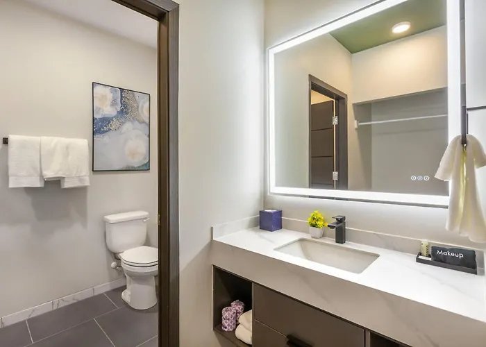 The Valor, An Ascend Collection Hotel