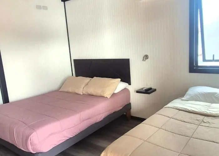 Bambu Hostal - Alojamiento A Pasos Del Mall Y Centro
