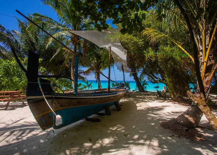 Beach Hot Dhigurah