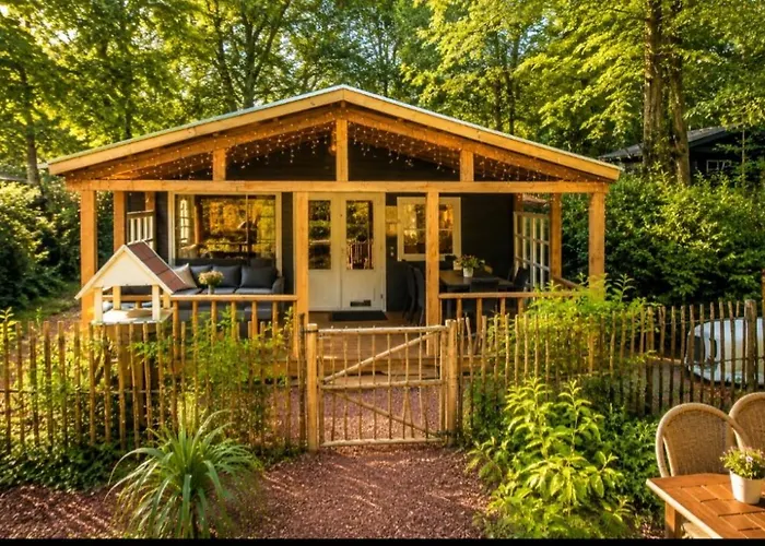 Chalet Bosrust Met Serre & Priveparking Natuur Nabij Maastricht