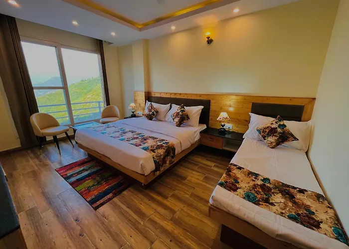 Hotel Golden Temple View By La Casa With Swimming Pool