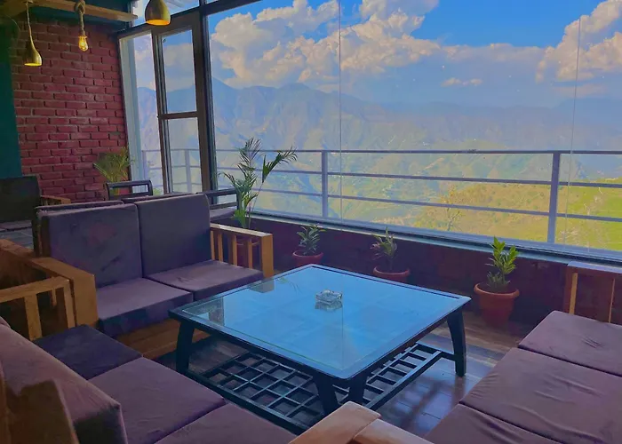 Hotel Golden Temple View By La Casa With Swimming Pool