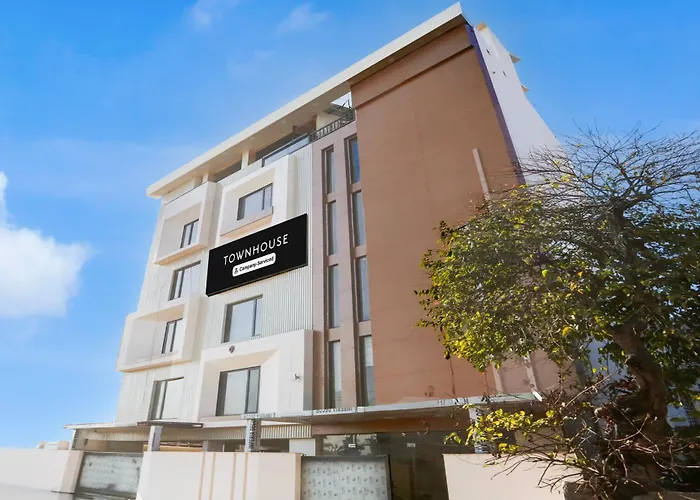 Super Townhouse Isbt Dehradun