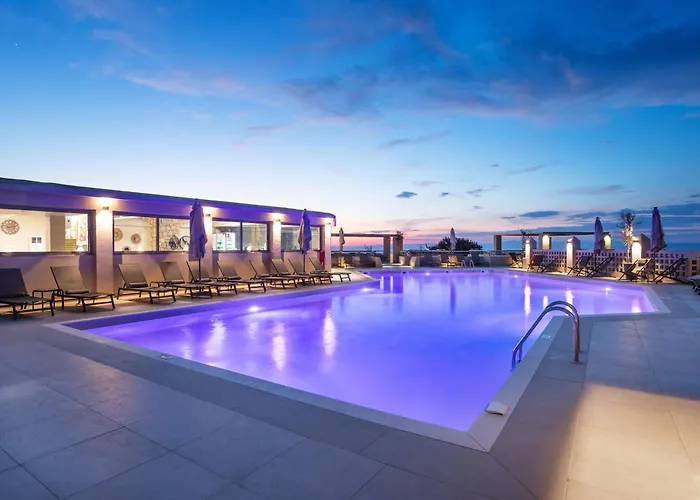 Arya Hotel