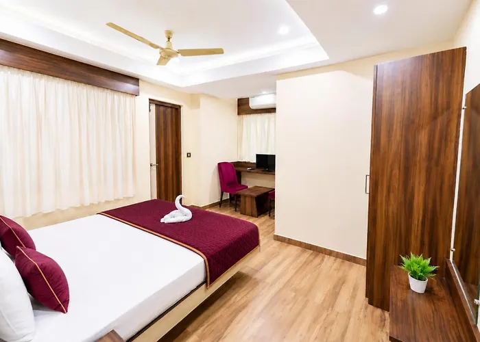 Hotel New Signature Inn New Digha হোটেল নিউ সিগনেচার ইন নিউ দিঘা Near Sea Beach And Lake View Room - All-Room-Attached-Balcony-And-Fully-Air-Conditioned-Hotel With- Lift- Wi-Fi-Restaurant-Parking-Facility- Best Hotel In Digha