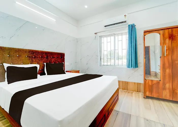Hotel O Everest