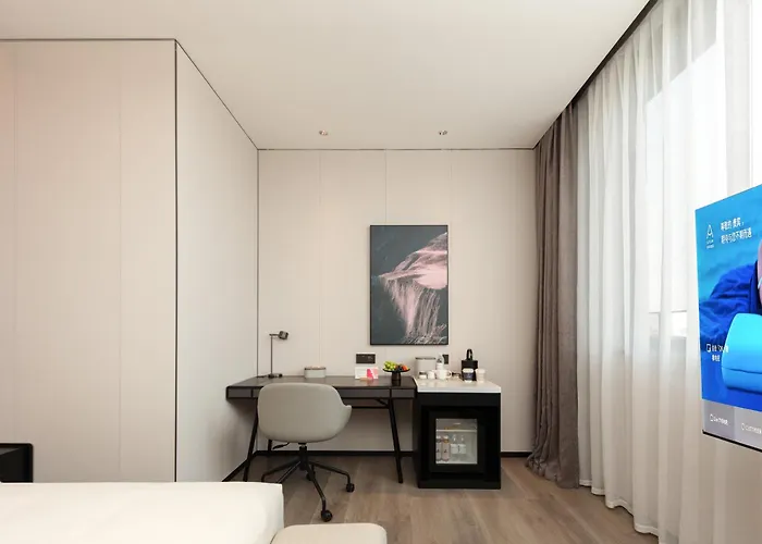Atour Hotel Foshan Zumiao Lingnan World