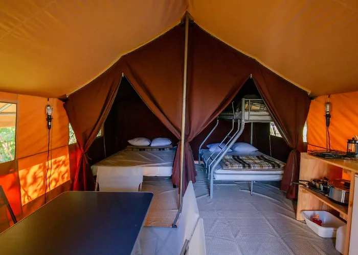 Camping Onlycamp Les Adoubes - Albertville