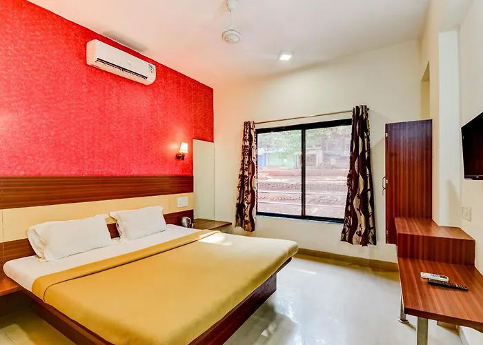 Hotel O Roshan Palace