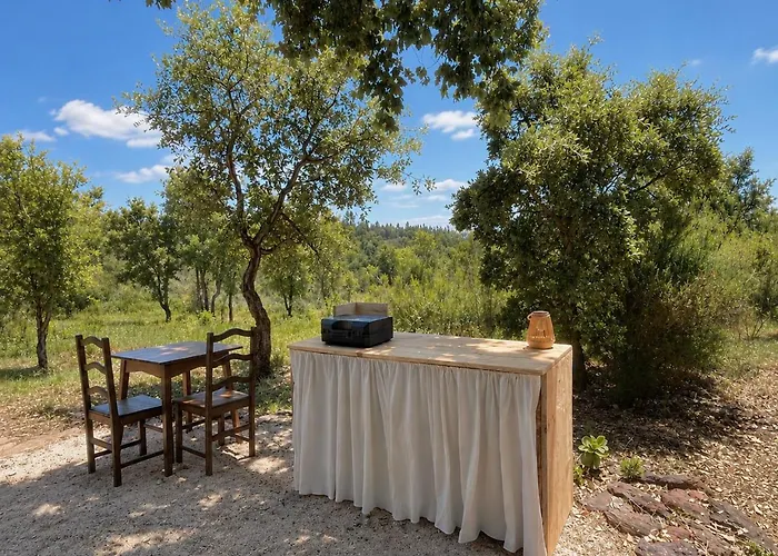 Chic Vintage Caravan Retreat, Just 25 Mins To The Beach