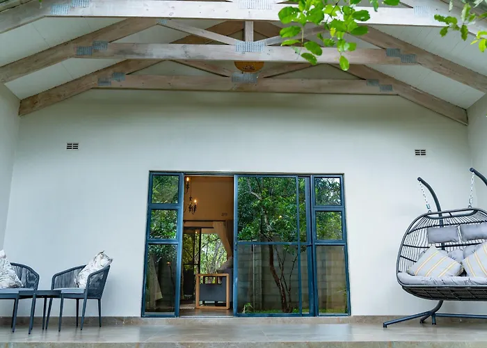 Kasambabezi Lodge