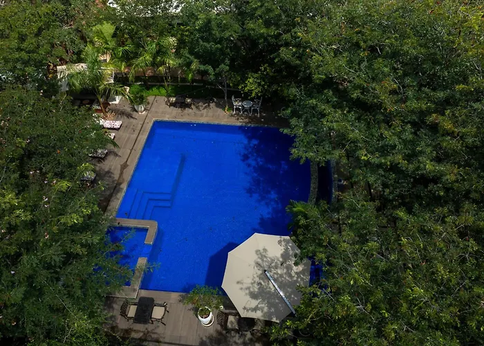 Kasambabezi Lodge