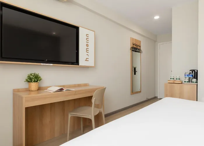 Home Inn Huayi Selected Yellow Crane Tower Tang Hualin Branch