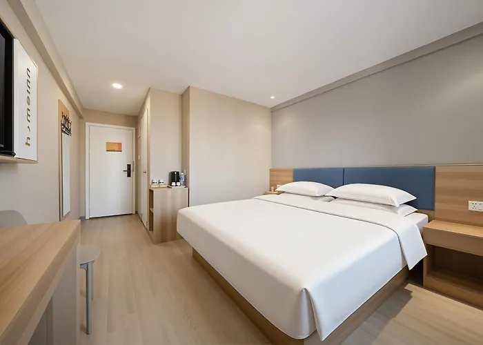 Home Inn Huayi Selected Yellow Crane Tower Tang Hualin Branch
