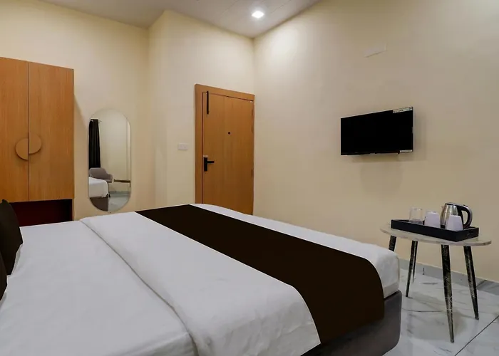 Super Townhouse Oak Army Aviation Base Jhansi