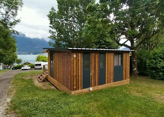 Camping Onlycamp Au Coeur Du Lac - Lac D'Annecy