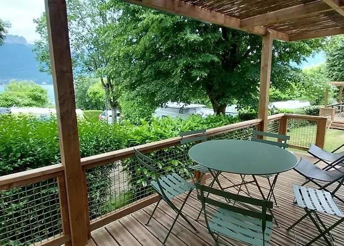 Camping Onlycamp Au Coeur Du Lac - Lac D'Annecy