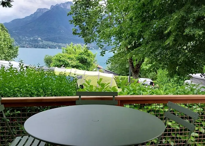 Camping Onlycamp Au Coeur Du Lac - Lac D'Annecy