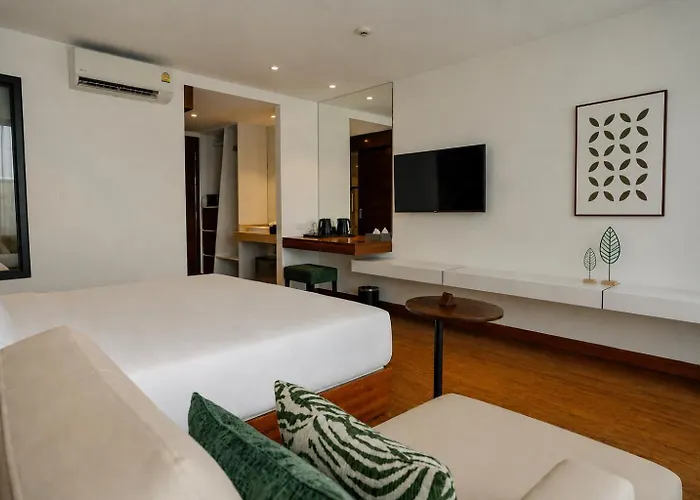The Scenic Hotel