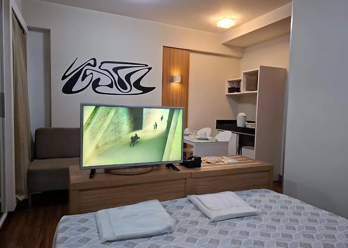 UH 1205- 2 Pessoas com lazer S4 HOTEL