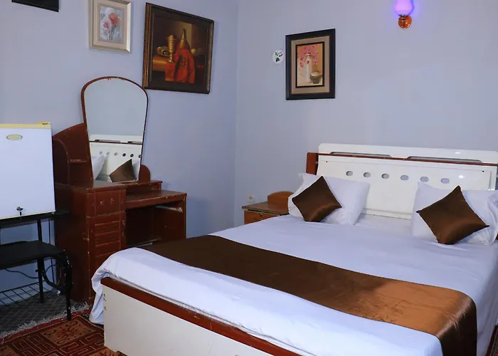 Roshan Plaza Hotel