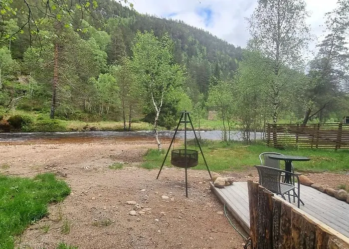 Hjortebu I Naturskjonne Omgivelser