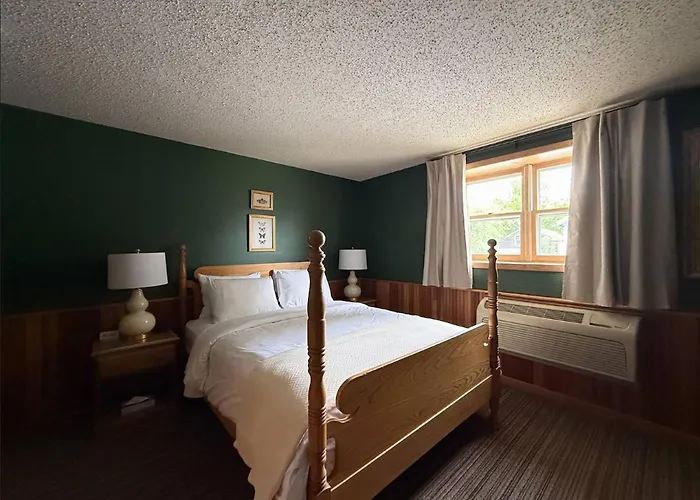 The Trail Inn - Amana, Ia - Main Amana Colony