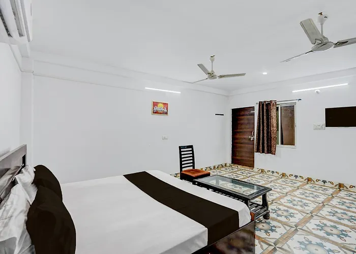 Hotel O Point Co2 Resto& Lodge